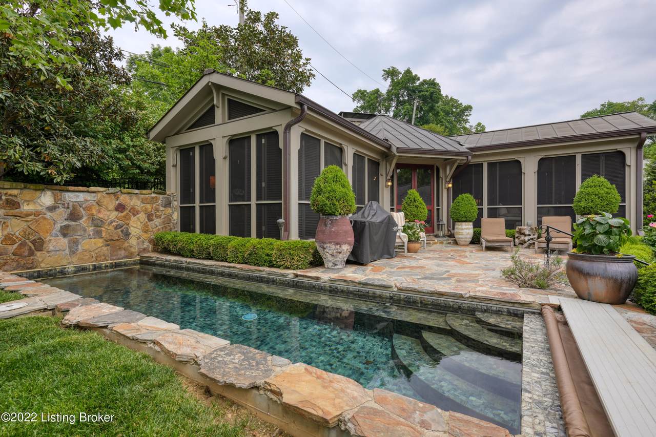2905 Lilac Way - Photo 1