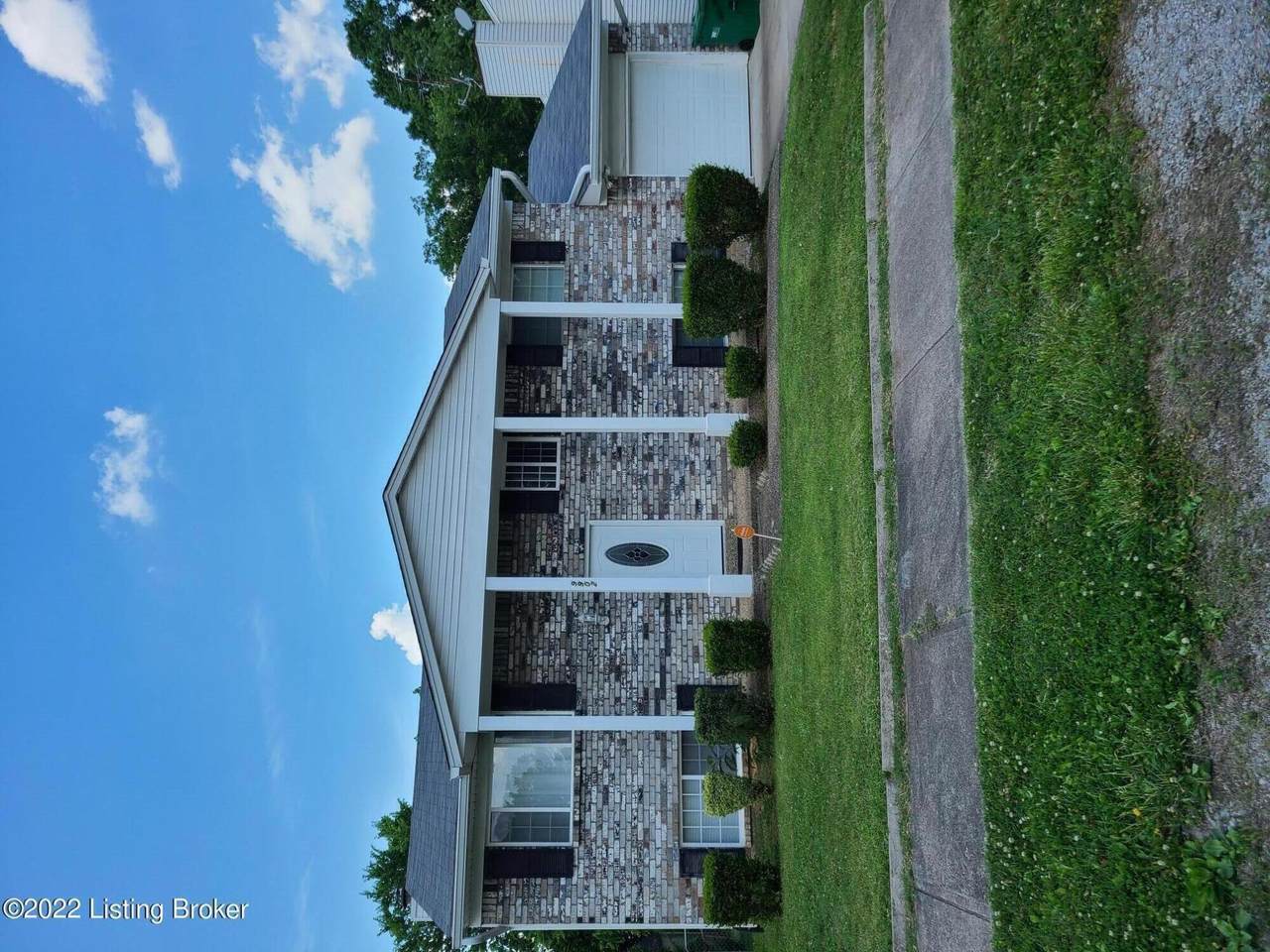 9902 Chapel Hill Rd - Photo 1