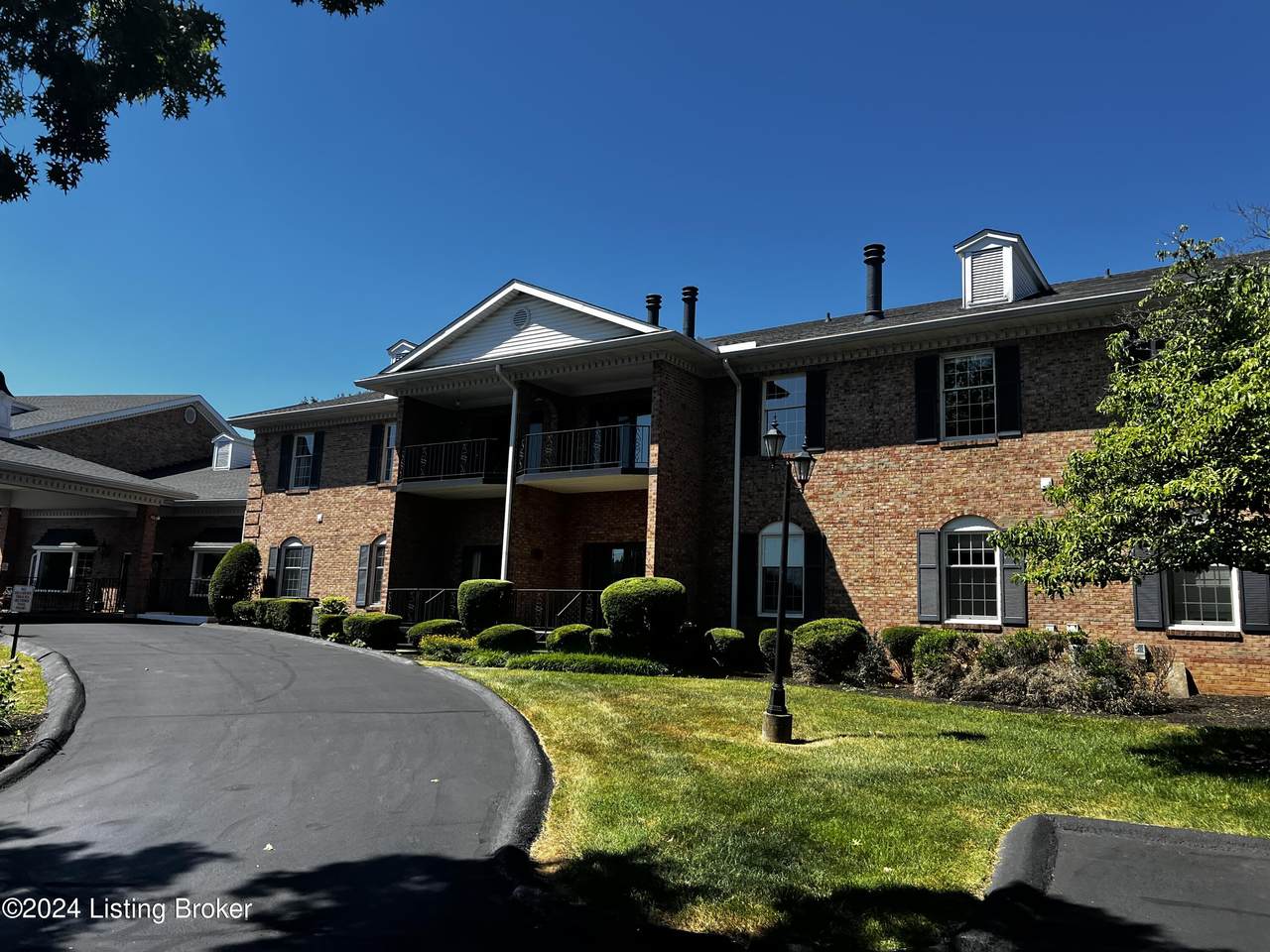 1612 Gardiner Ln - Photo 1
