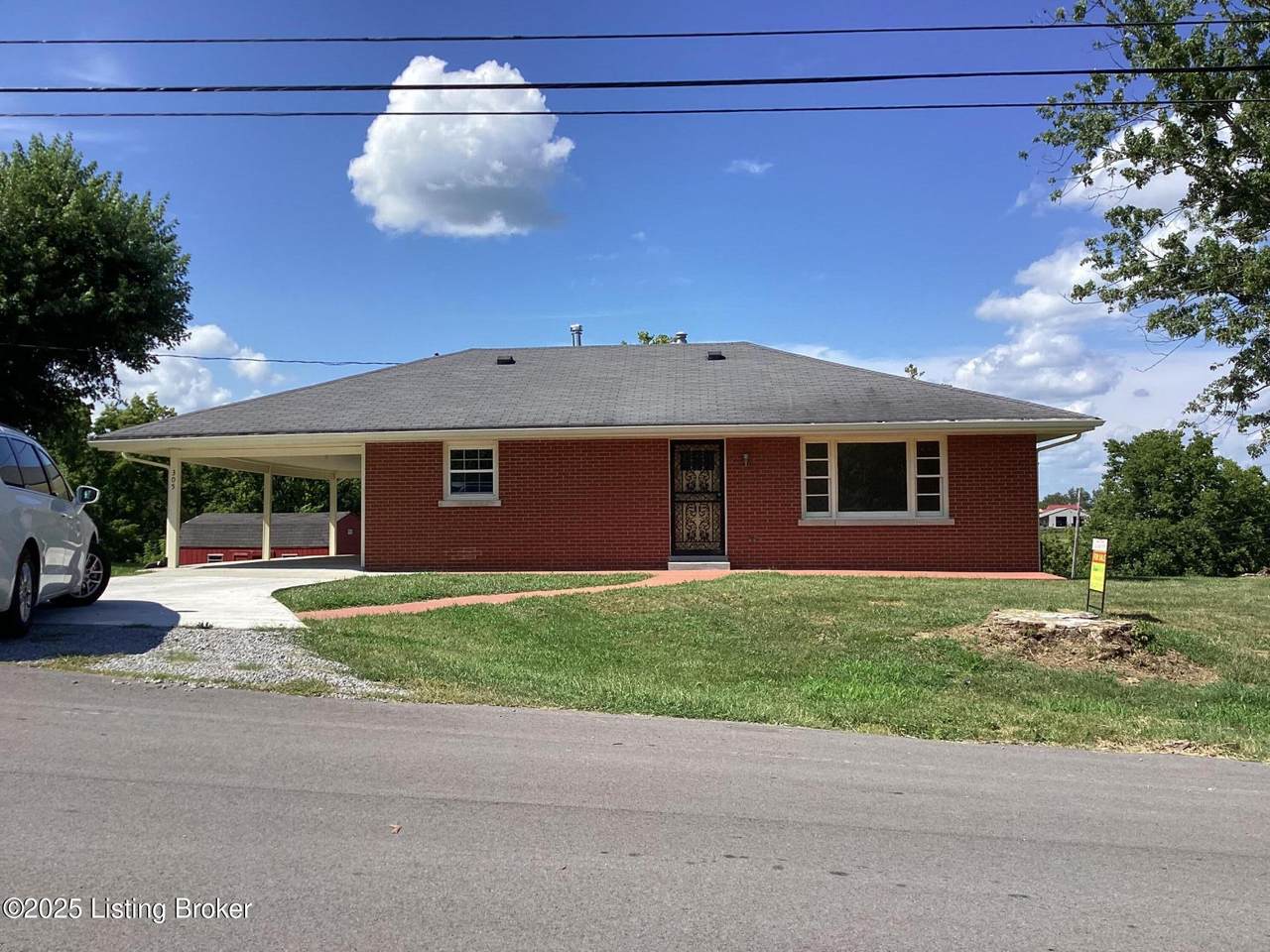 305 West First St - Photo 1