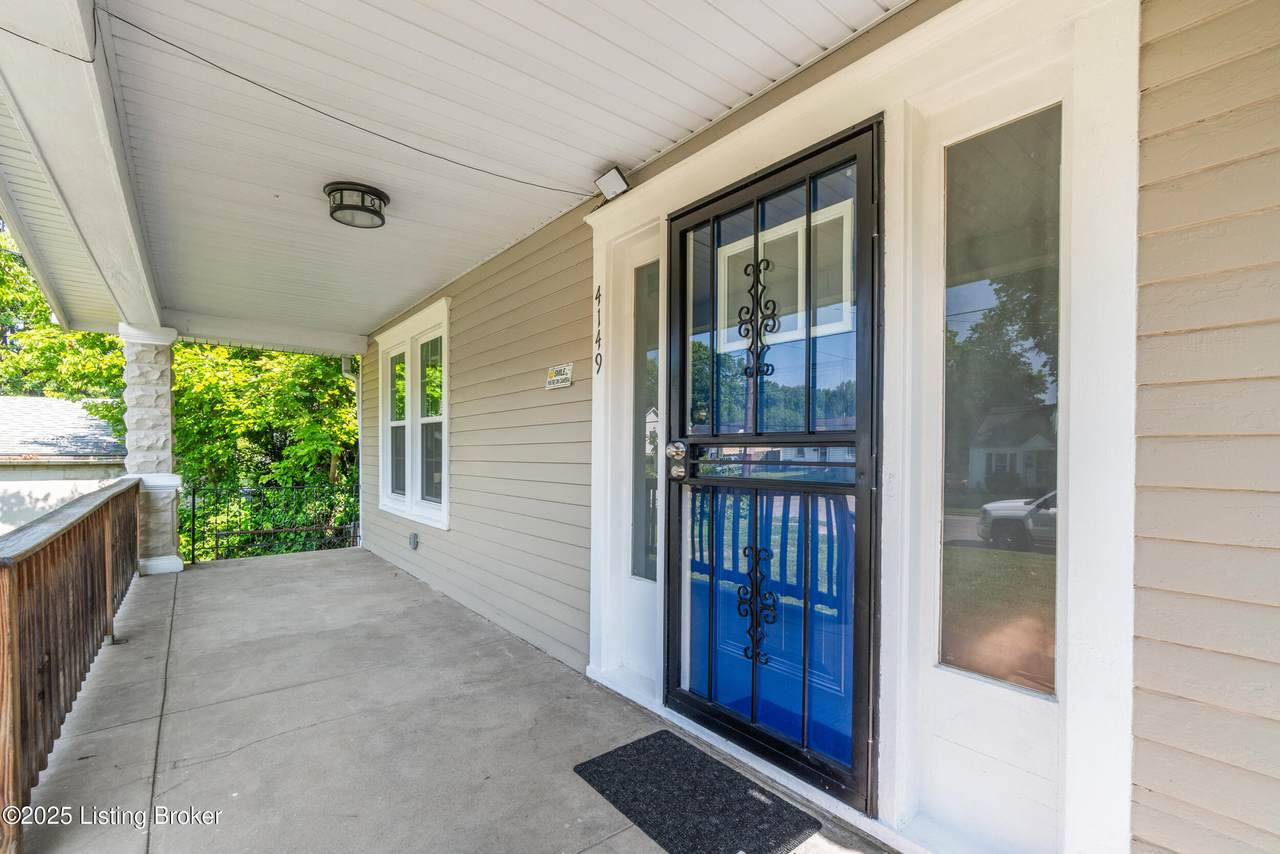 4149 Greenwood Ave - Photo 1