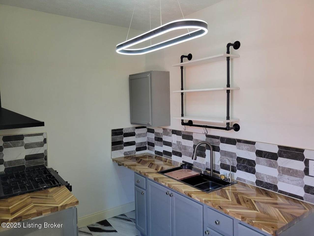 2615 Virginia Ave - Photo 1
