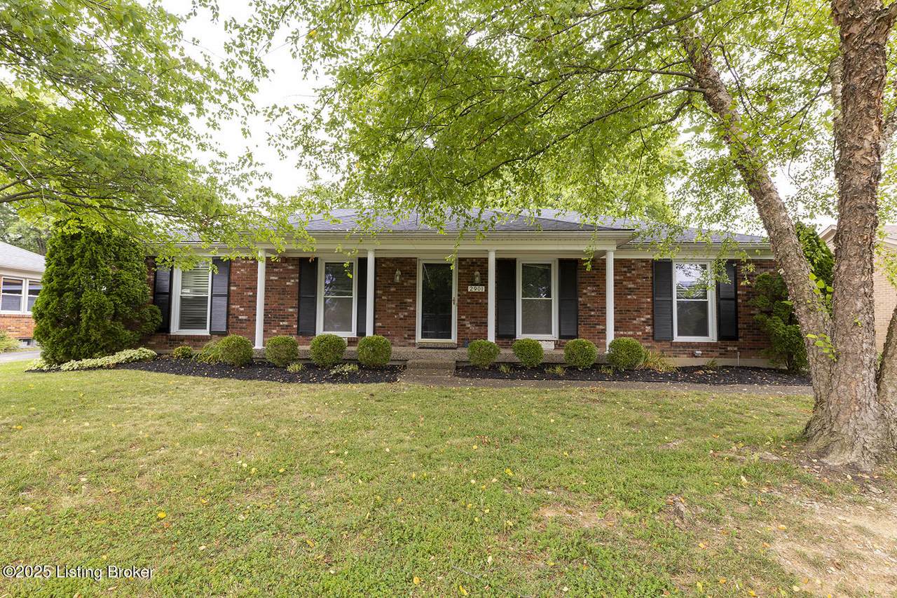 2901 Creekside Dr - Photo 1