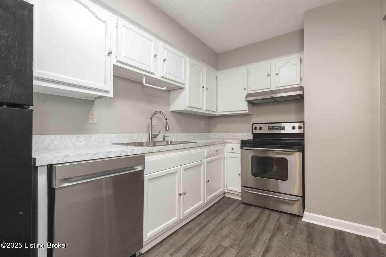 7052 Wildwood Cir - Photo 1