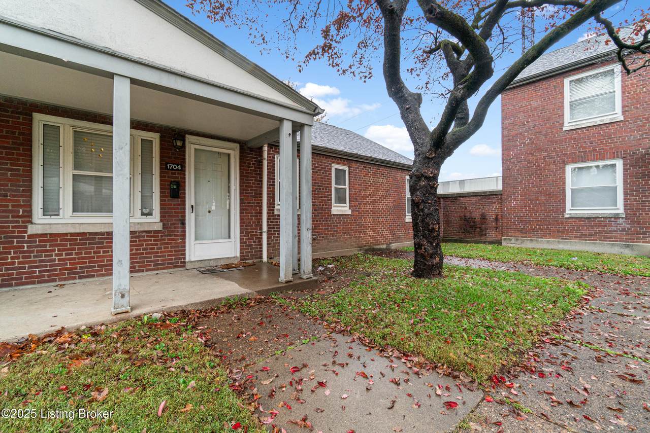 1704 De Soto Terrace - Photo 1