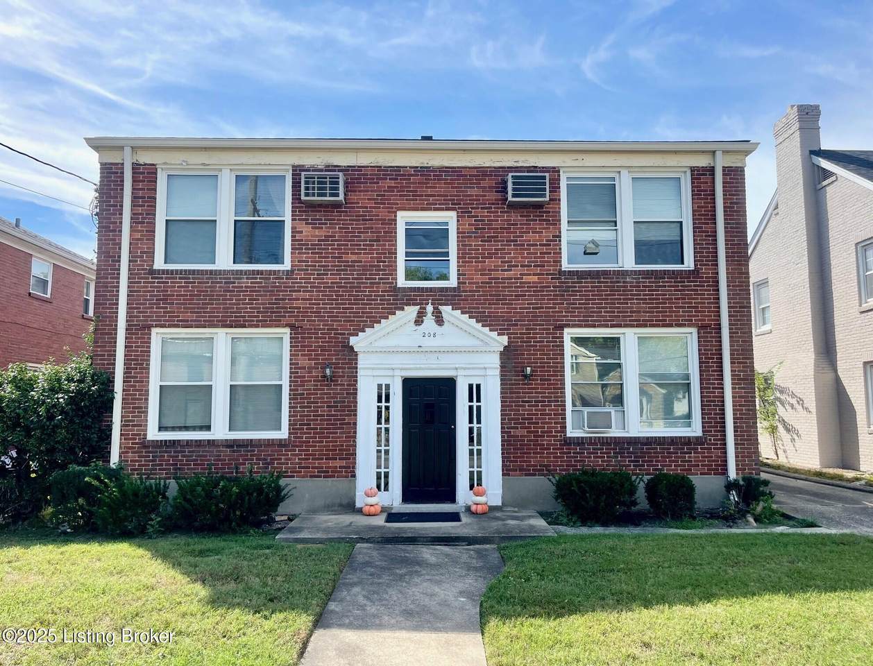 208 Breckenridge Ln - Photo 1