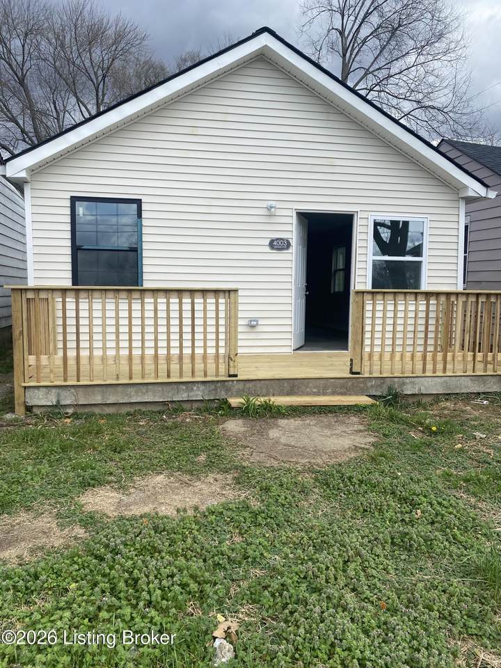 4003 Grand Ave - Photo 1
