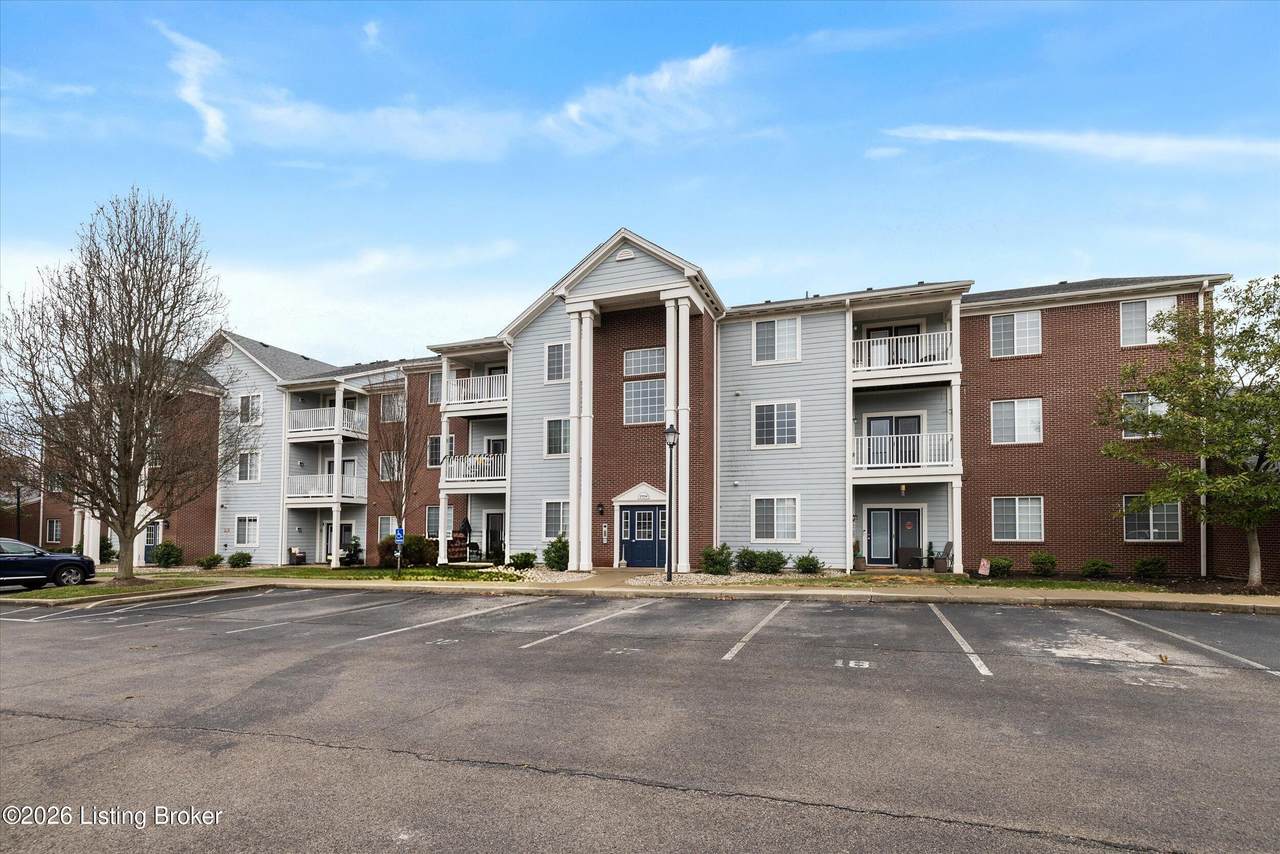 2704 Bradford Commons Dr - Photo 1