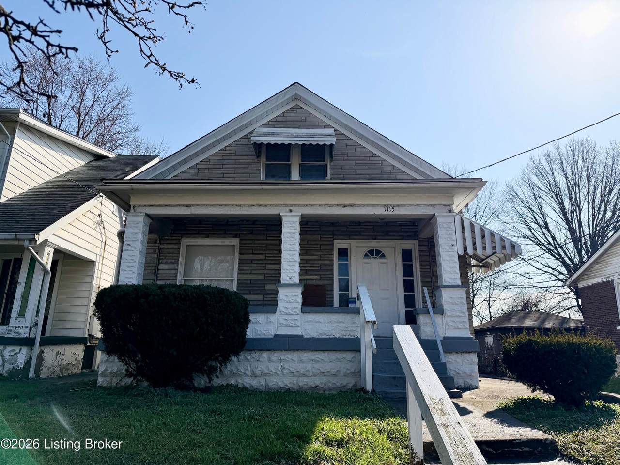 1115 32nd St - Photo 1