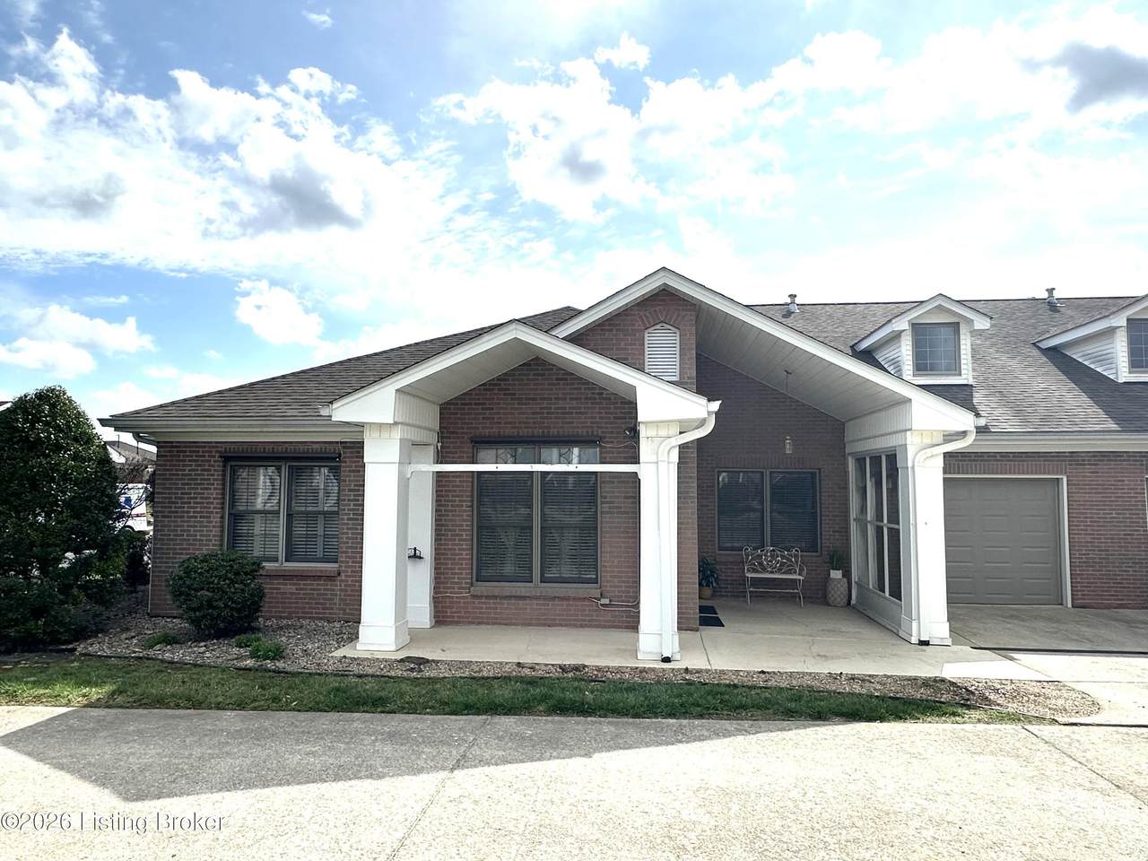105 Floyd Ct - Photo 1