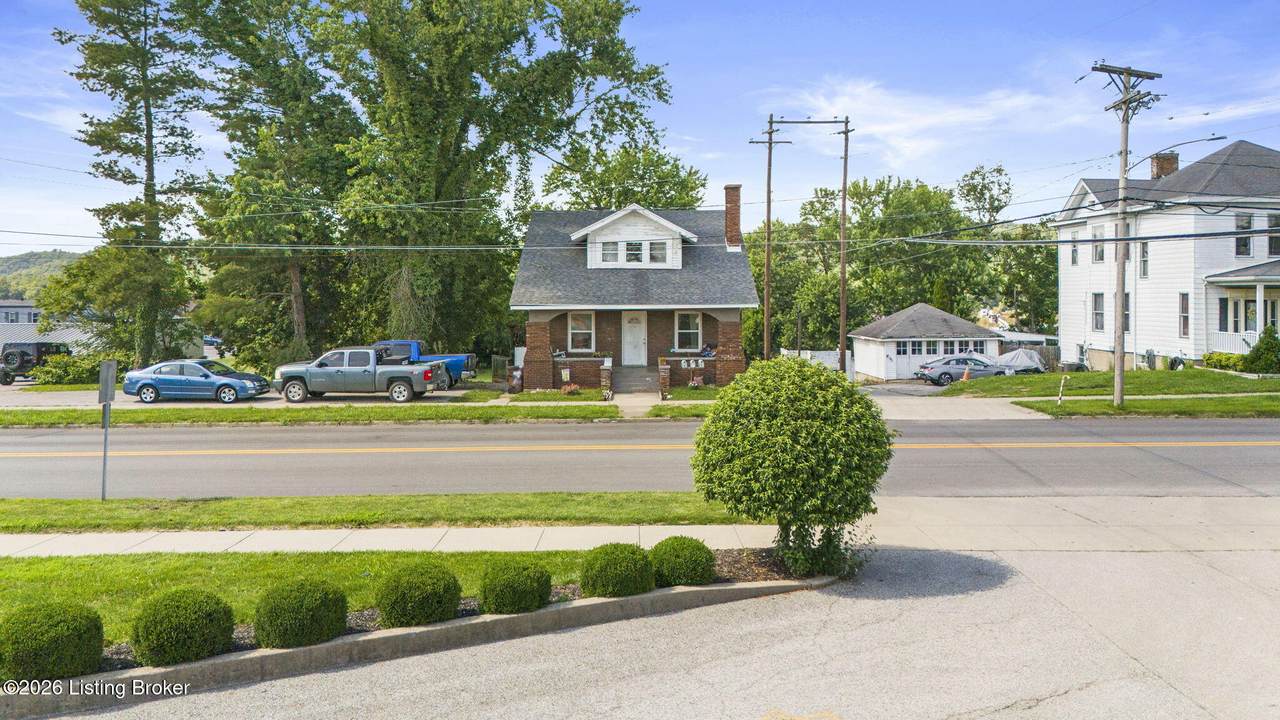 611 Highland Ave - Photo 1