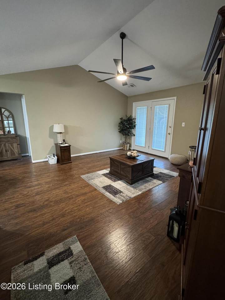 https://bt-photos.global.ssl.fastly.net/louisville/orig_boomver_2_1715768-2.jpg