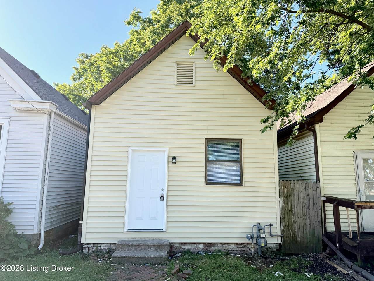 812 Culbertson Ave - Photo 1