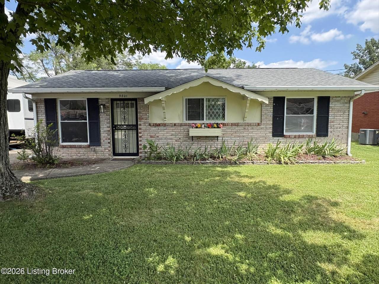 9801 Chambers Ct - Photo 1