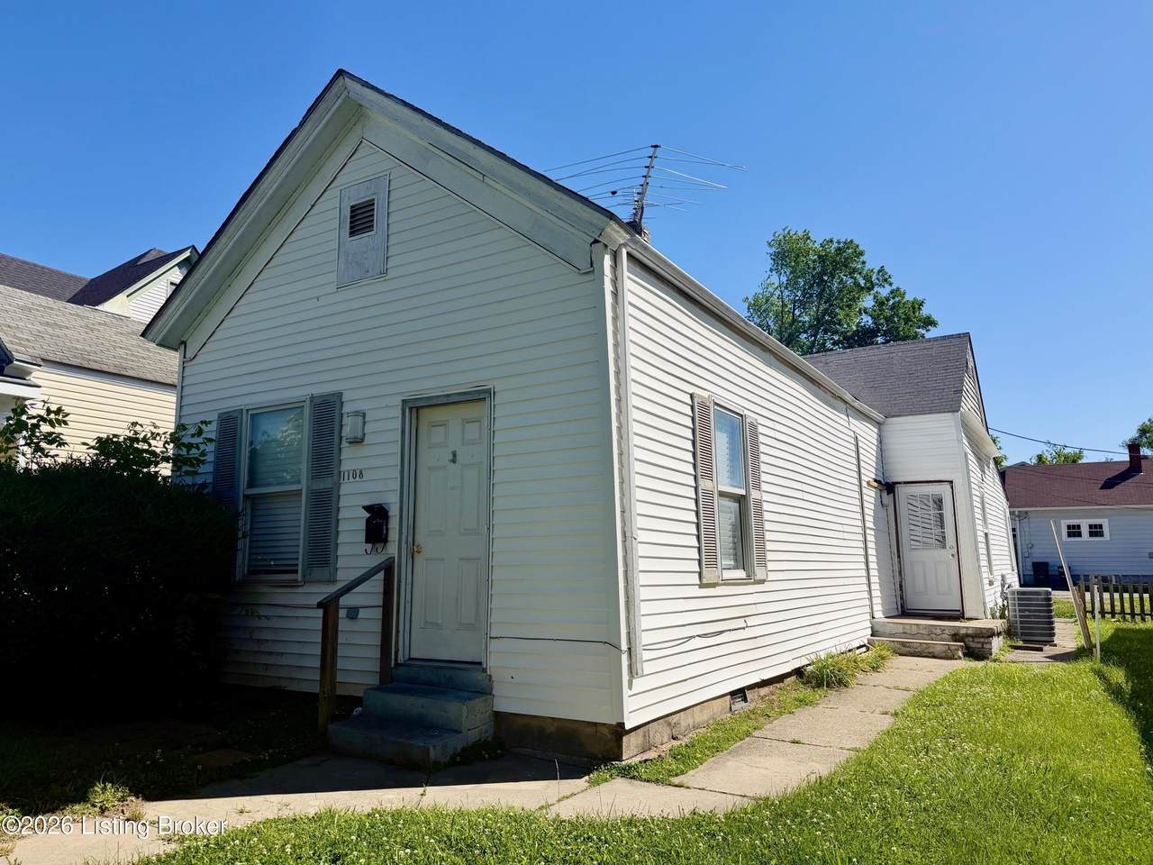 1108 State St - Photo 1