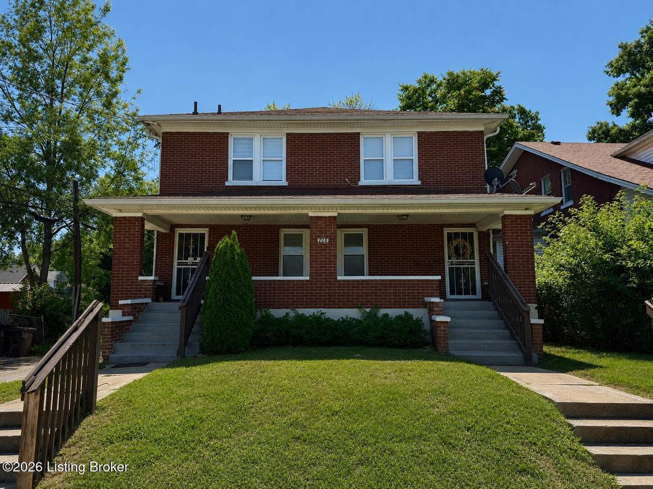 715 41st St - Photo 1