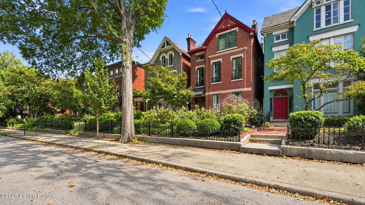 1335 1st St - Photo 1
