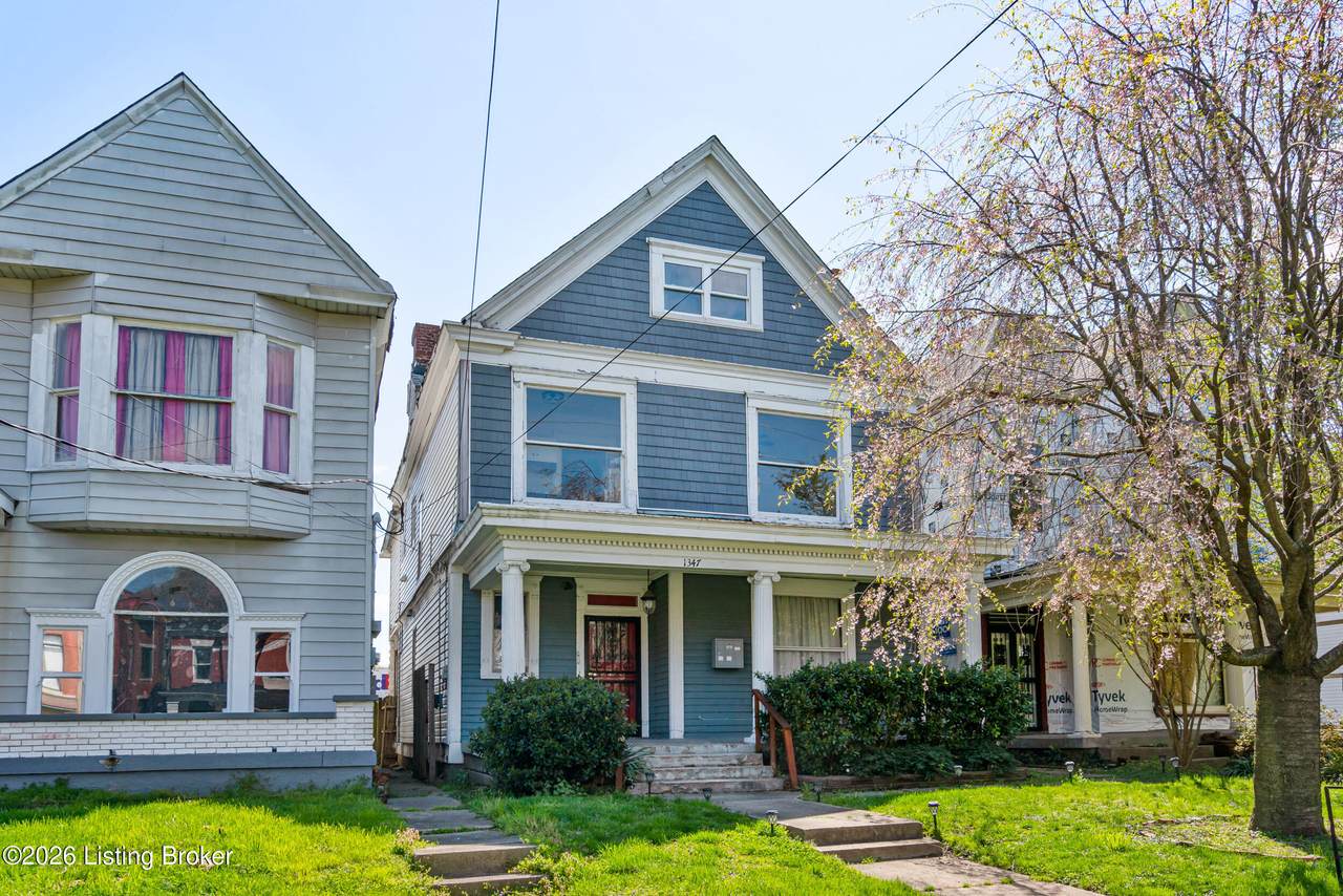 1347 Floyd St - Photo 1