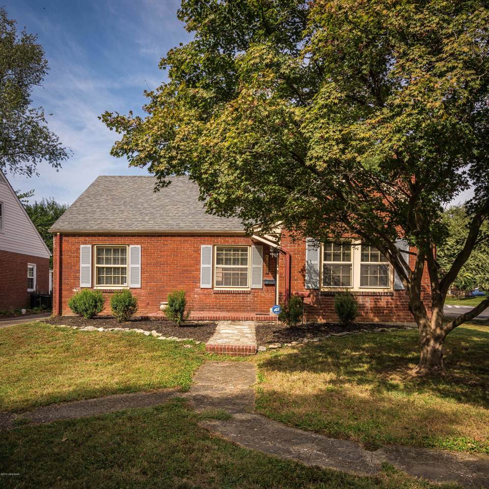 2533 Clarendon Ave - Photo 1