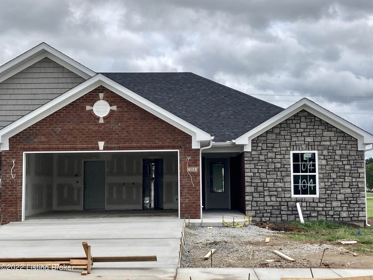 104 Lala Ln - Photo 1