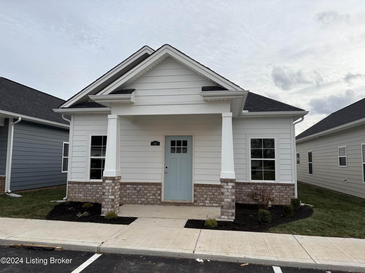 854 Rosemary Ln - Photo 1