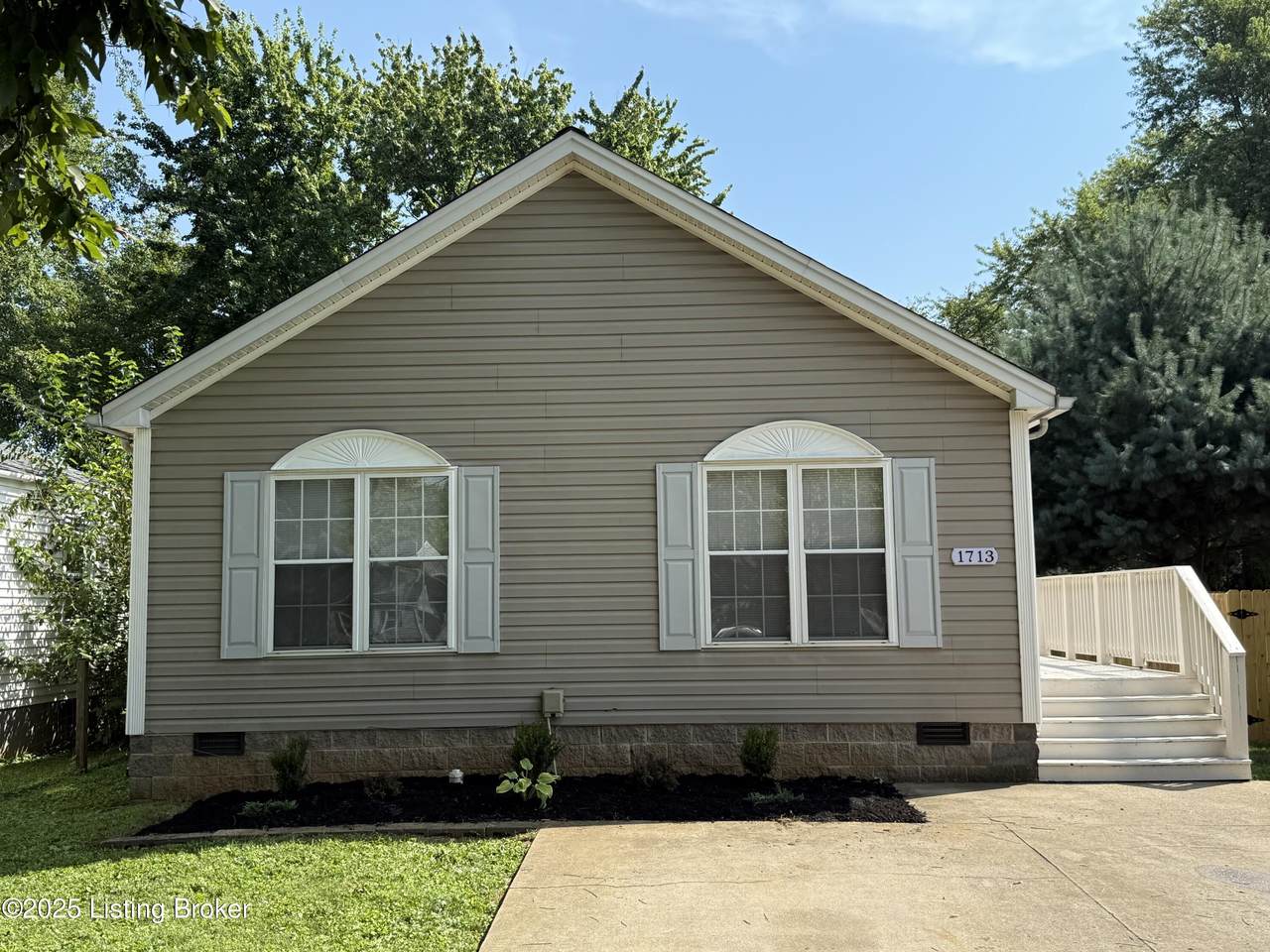 1713 Washington Blvd - Photo 1