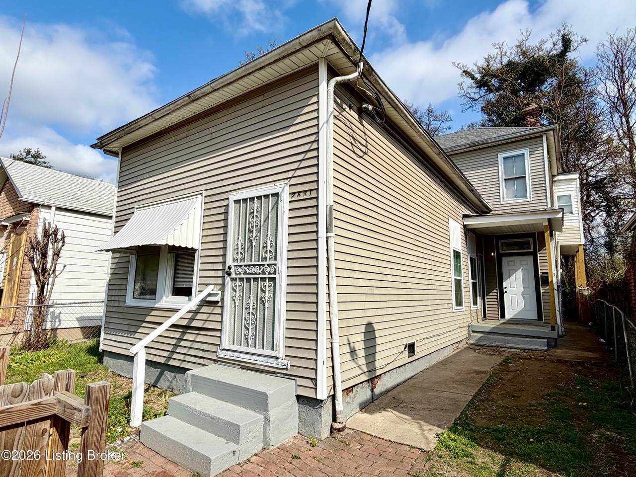 2631 Madison St - Photo 1