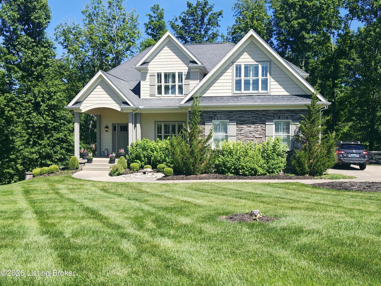 2003 Wooded Oak Ln - Photo 1