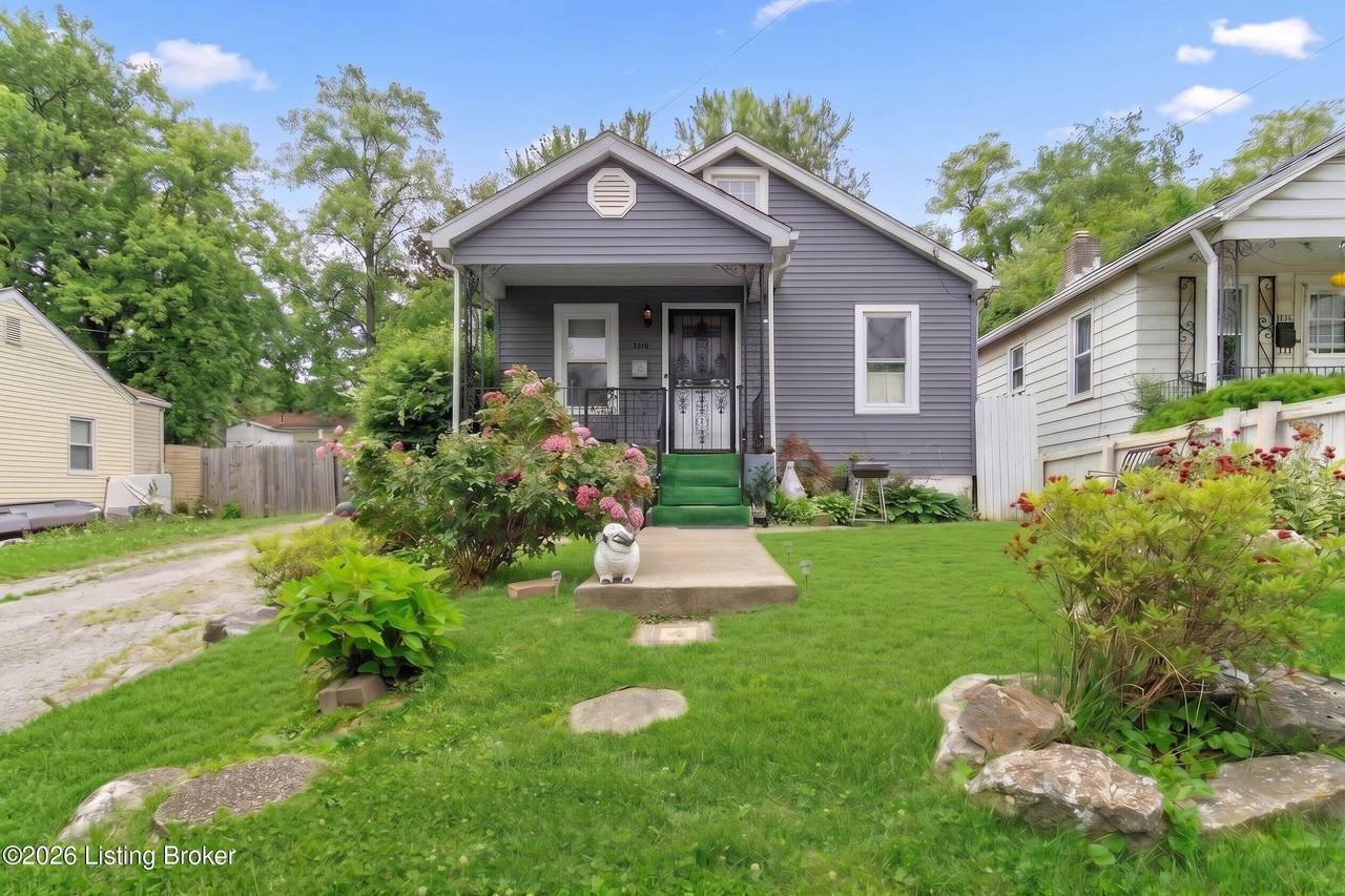 1412 Haskin Ave - Photo 1