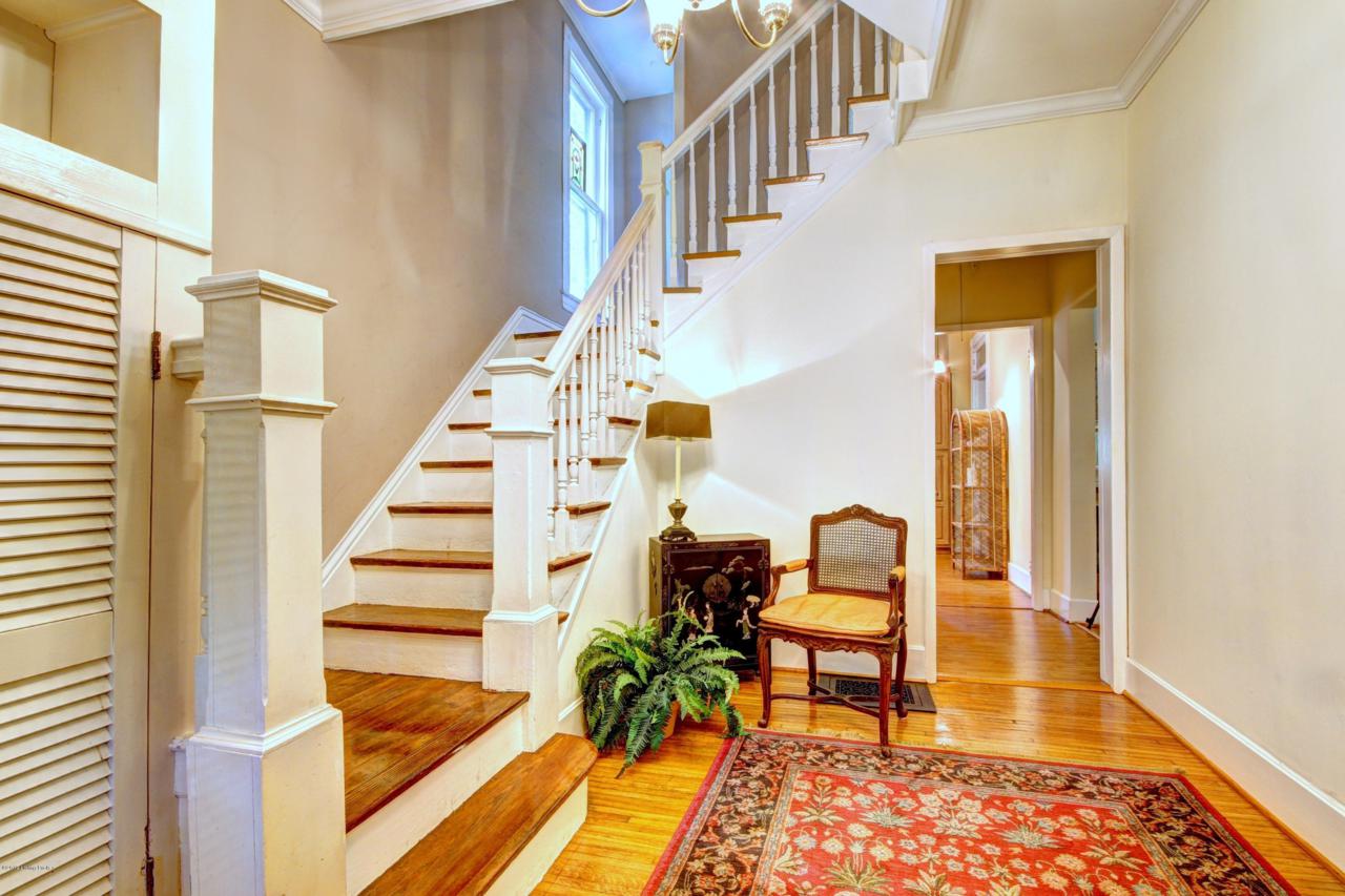 1272 Bassett Ave - Photo 1