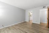 1935 Gardiner Ln - Photo 21