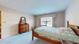 3827 Greenhurst Dr - Photo 17