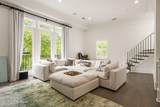 2852 Frankfort Ave - Photo 9