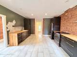 1011 Rogers St - Photo 2