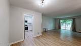 1815 Gardiner Ln - Photo 10