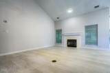 533 Village Lake Dr - Photo 8