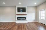 1096 Eastview Rd - Photo 46