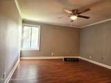 1815 Gardiner Ln - Photo 9