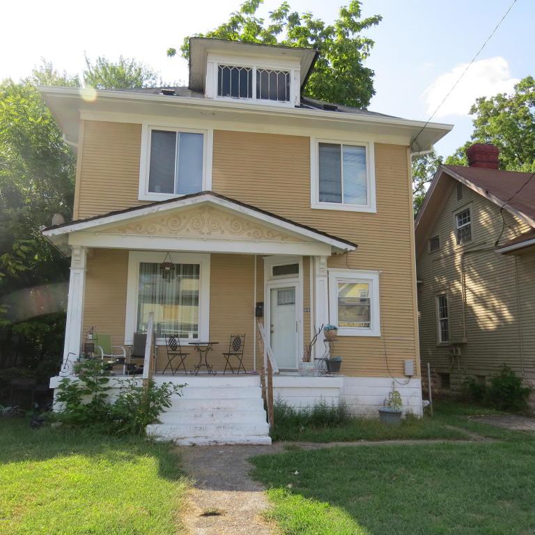 658 36th St - Photo 1