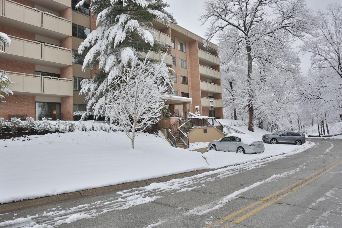 1611 Spring Dr - Photo 1