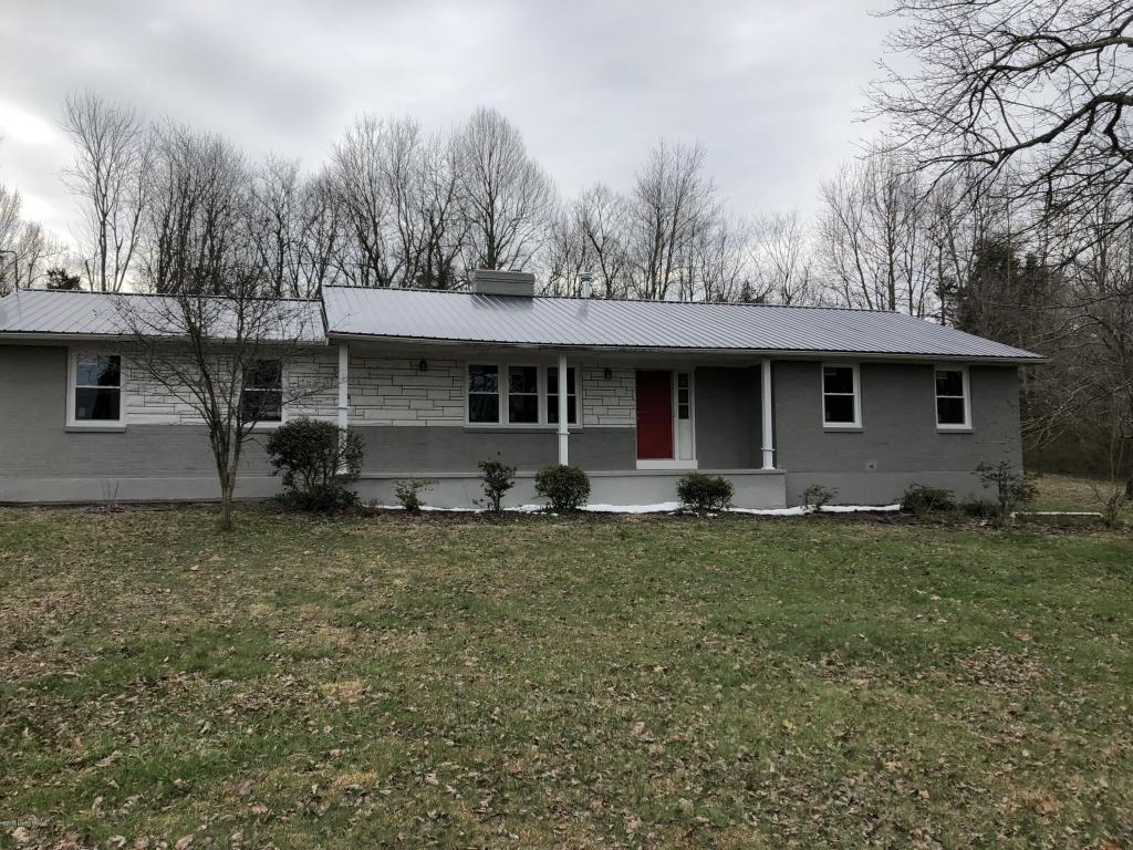 293 Alexander Dr - Photo 1