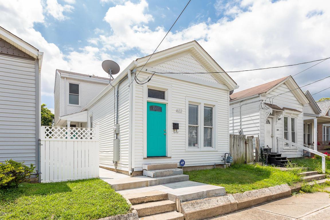 622 Camp St - Photo 1
