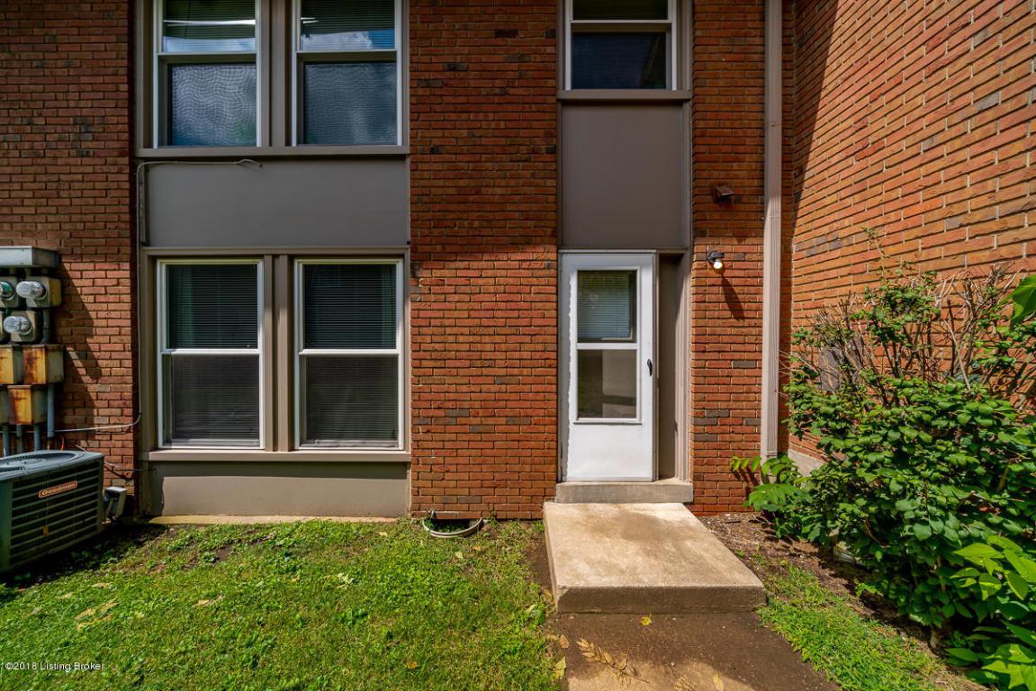 2505 Lindsay Ave - Photo 1