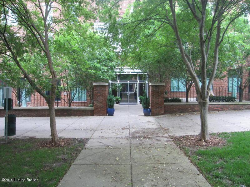 10619 Meeting St - Photo 1