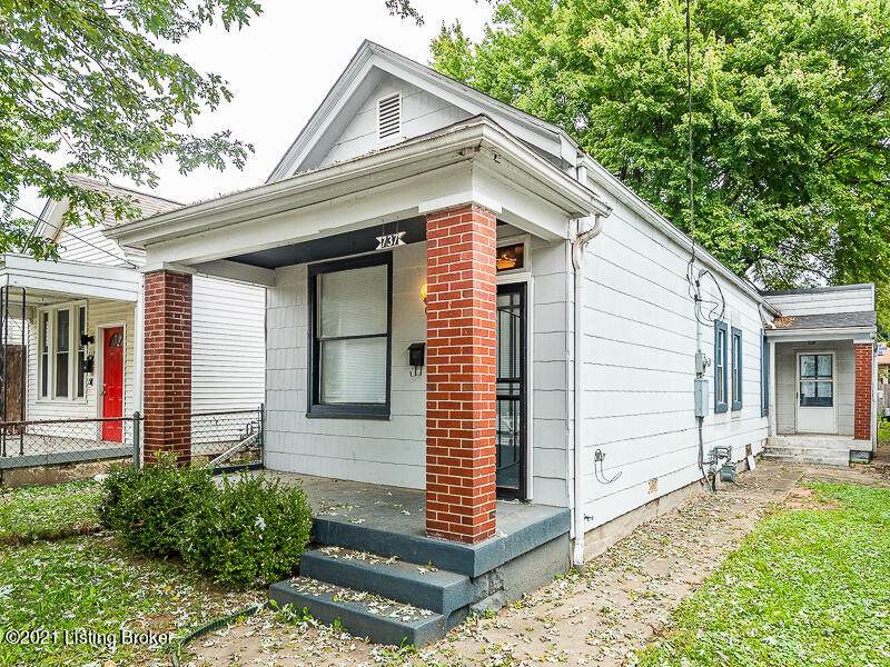 737 Heywood Ave - Photo 1