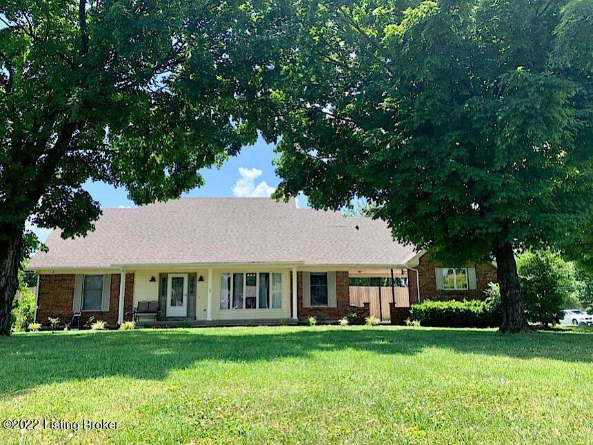 205 Woodlawn Rd - Photo 1