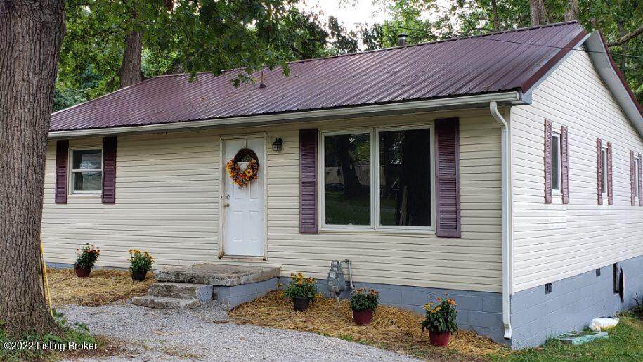 776 Chandler Ave - Photo 1