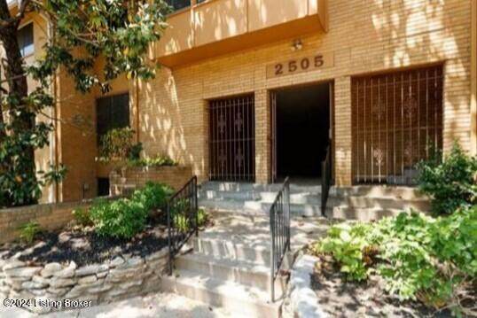2505 Brownsboro Rd - Photo 1