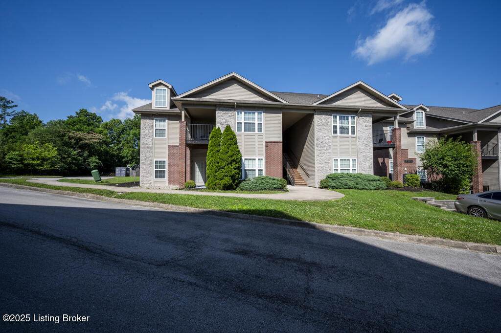 7311 St Andrews Wood Cir - Photo 1