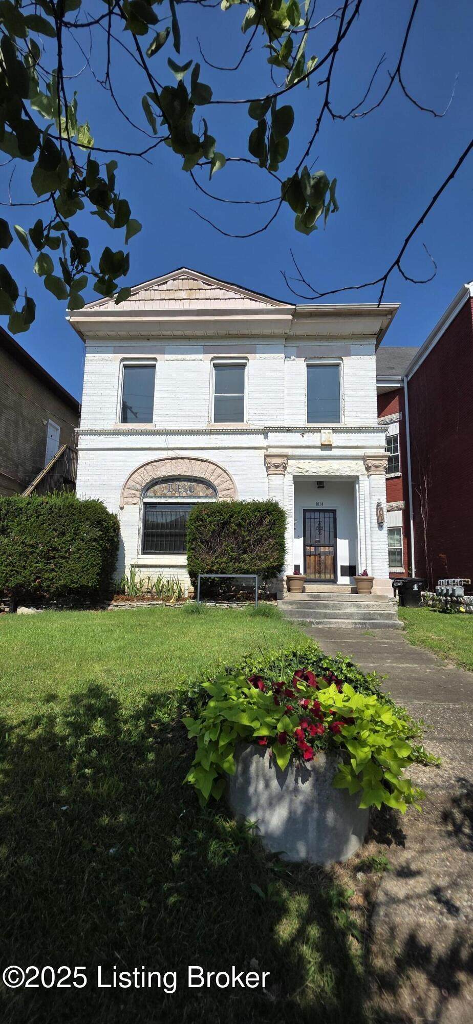 1014 Floyd St - Photo 1